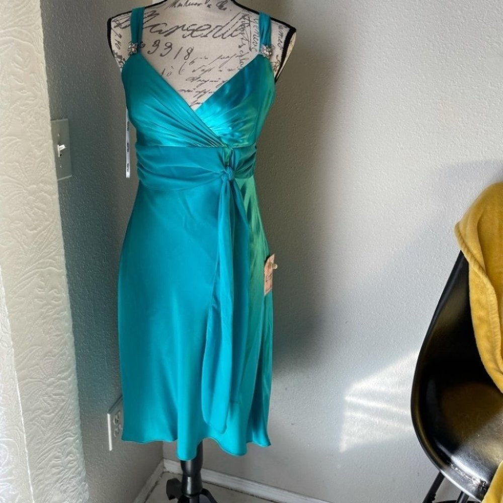 Beautiful Short Green Satin Nightway Gown